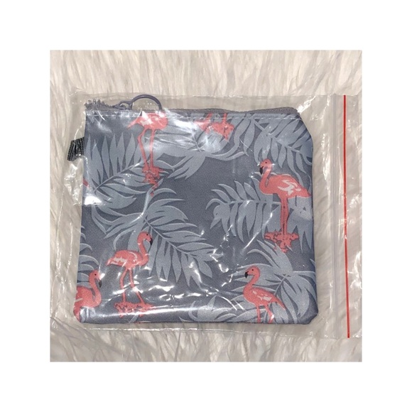 Gray Pink Flamingo Reusable Face Mask Carry Pouch - Picture 2 of 5